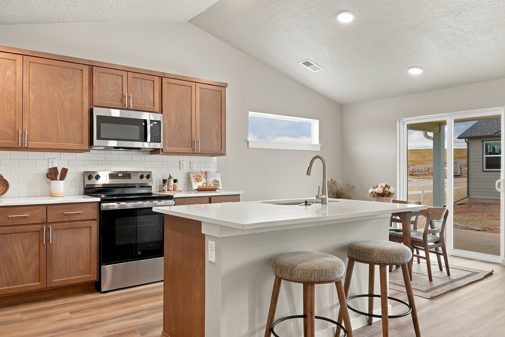 10409 Dufferin Drive Property Photo 8