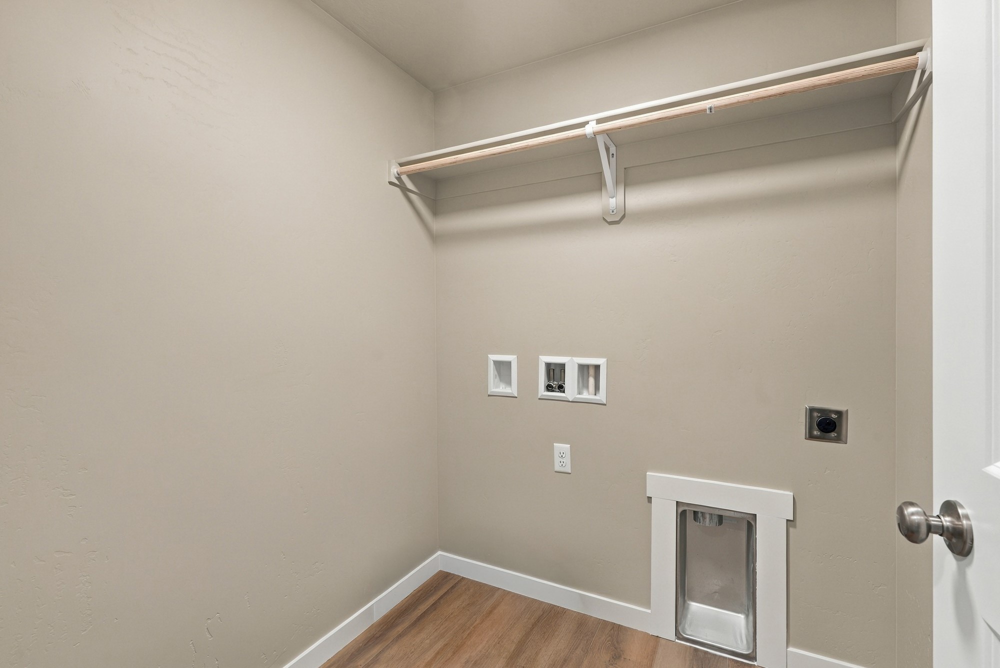 10409 Dufferin Drive Property Photo 15