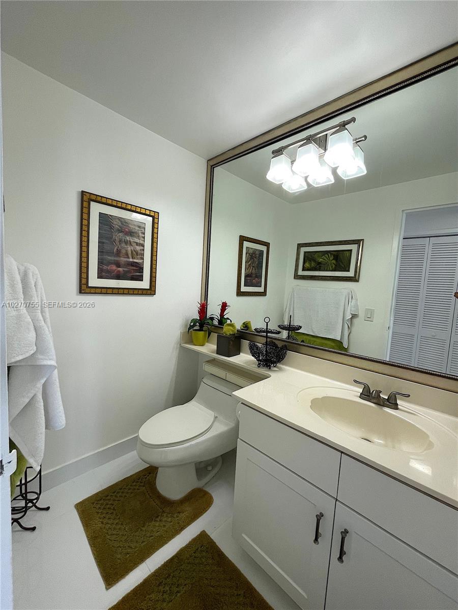 3505 S Ocean Drive 1111 Property Photo 7