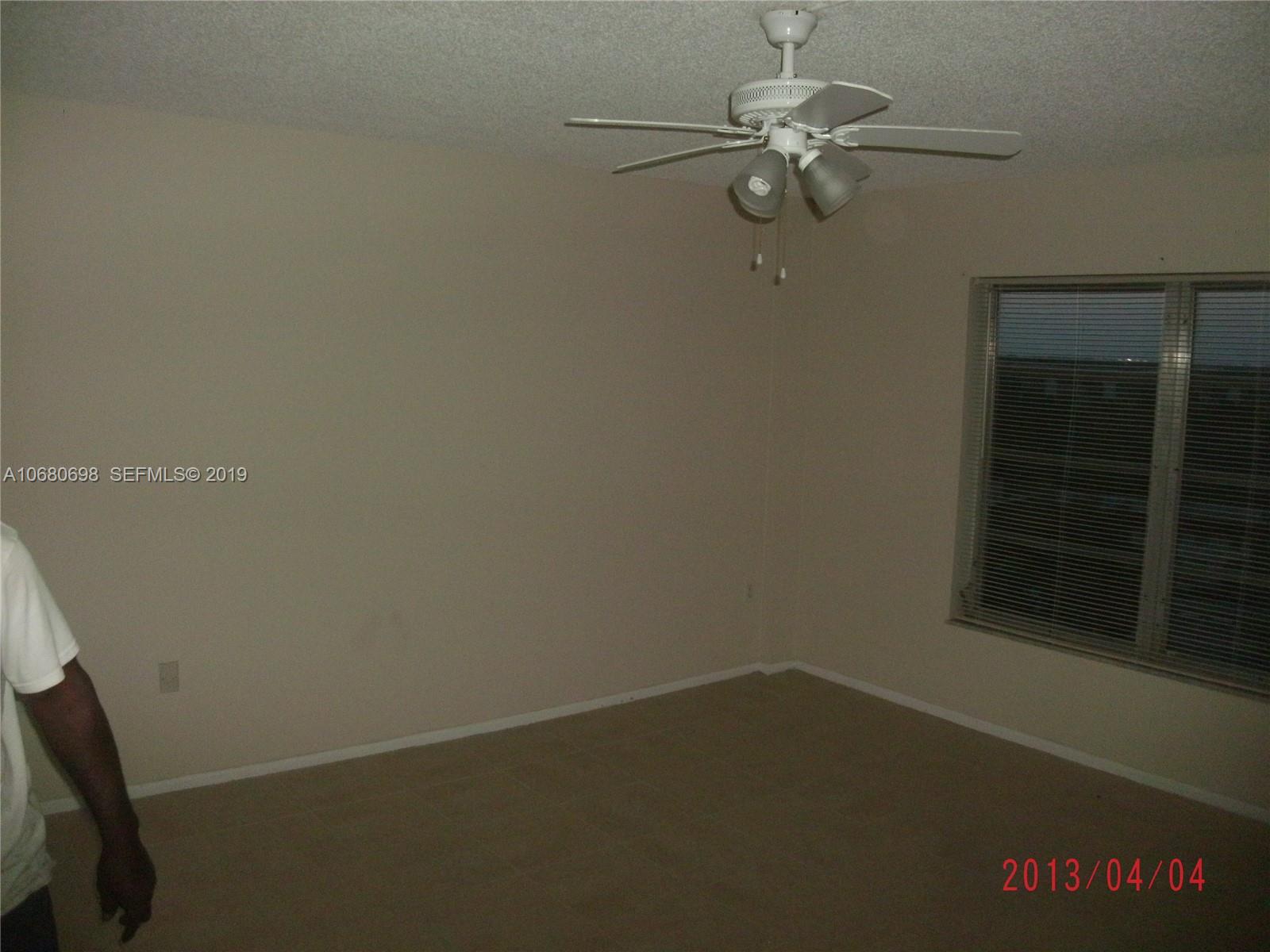 4174 Inverrary Drive 911 Property Photo 11