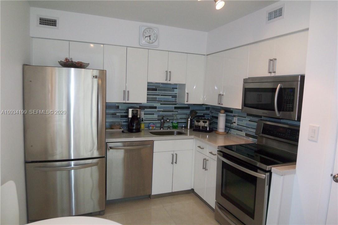 5161 Collins Avenue 806 Property Photo 12