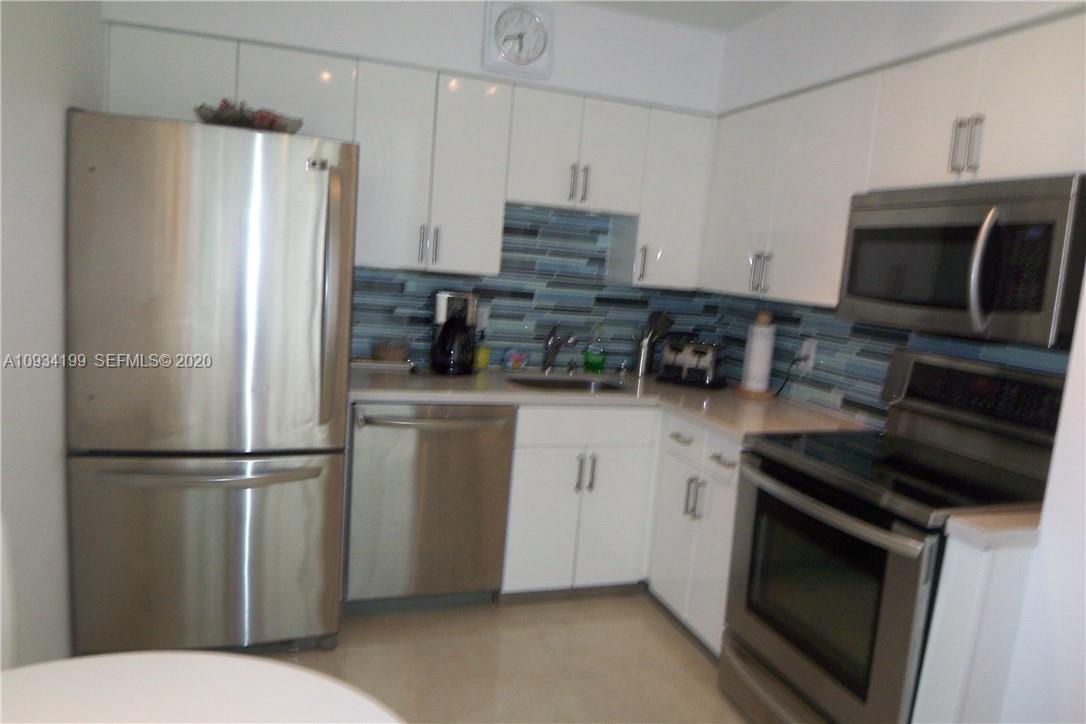 5161 Collins Avenue 806 Property Photo 13