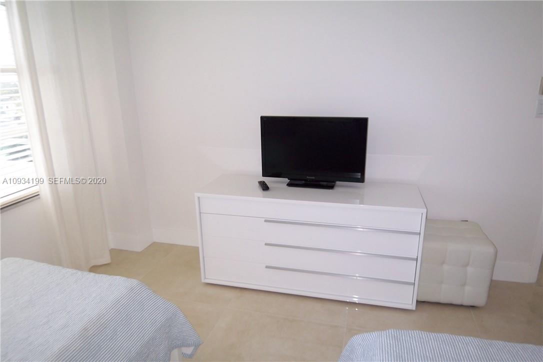 5161 Collins Avenue 806 Property Photo 16