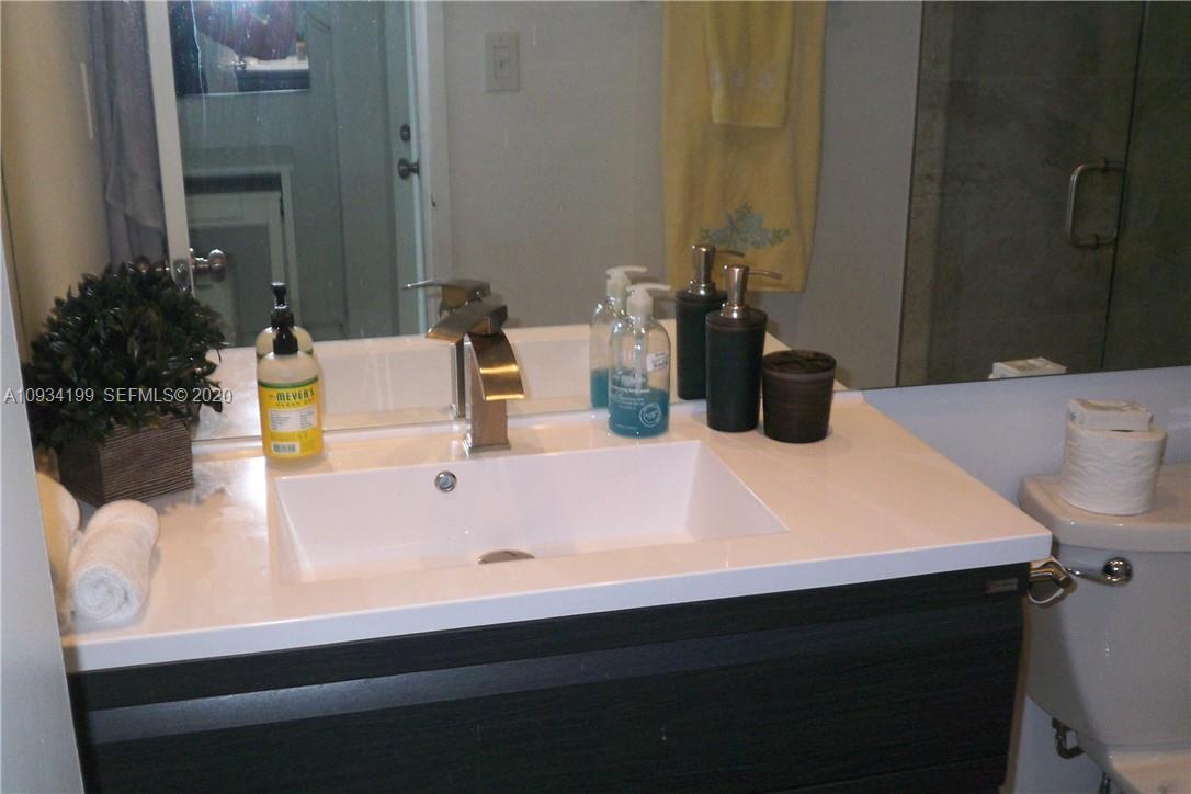 5161 Collins Avenue 806 Property Photo 21