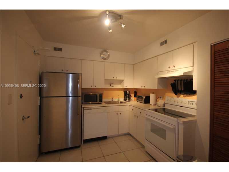 5161 Collins Avenue 508 Property Photo 11