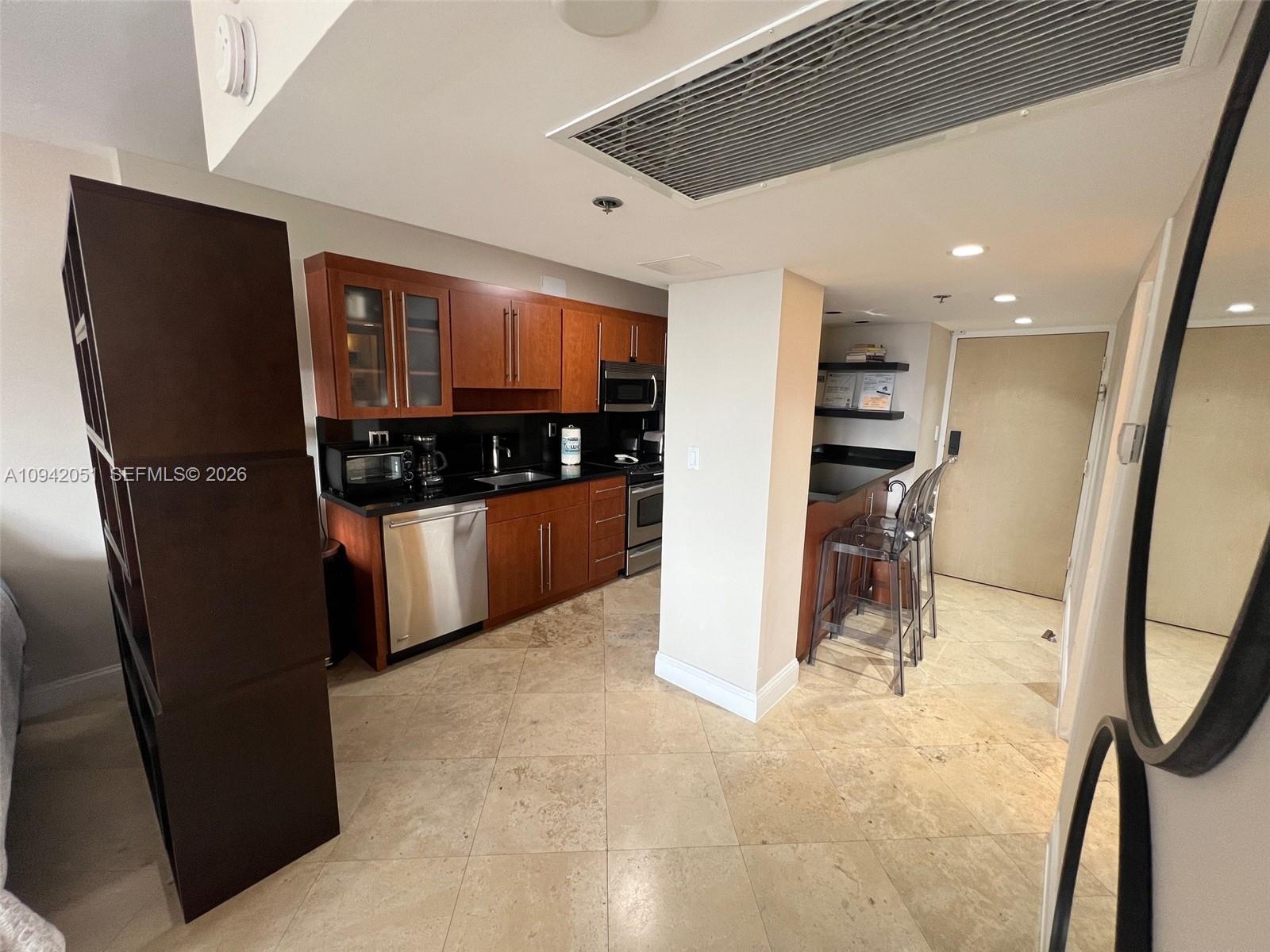100 Lincoln Road 716 Property Photo 6