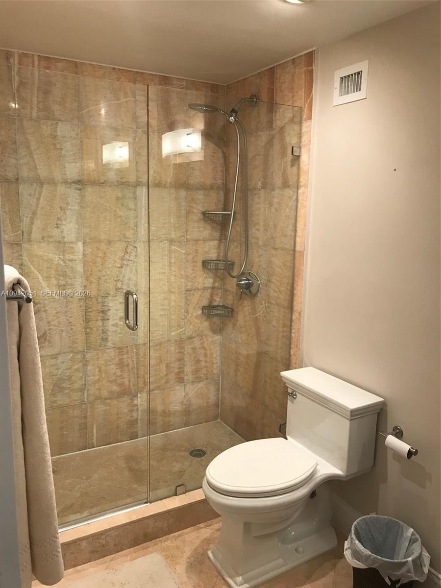 100 Lincoln Road 716 Property Photo 15
