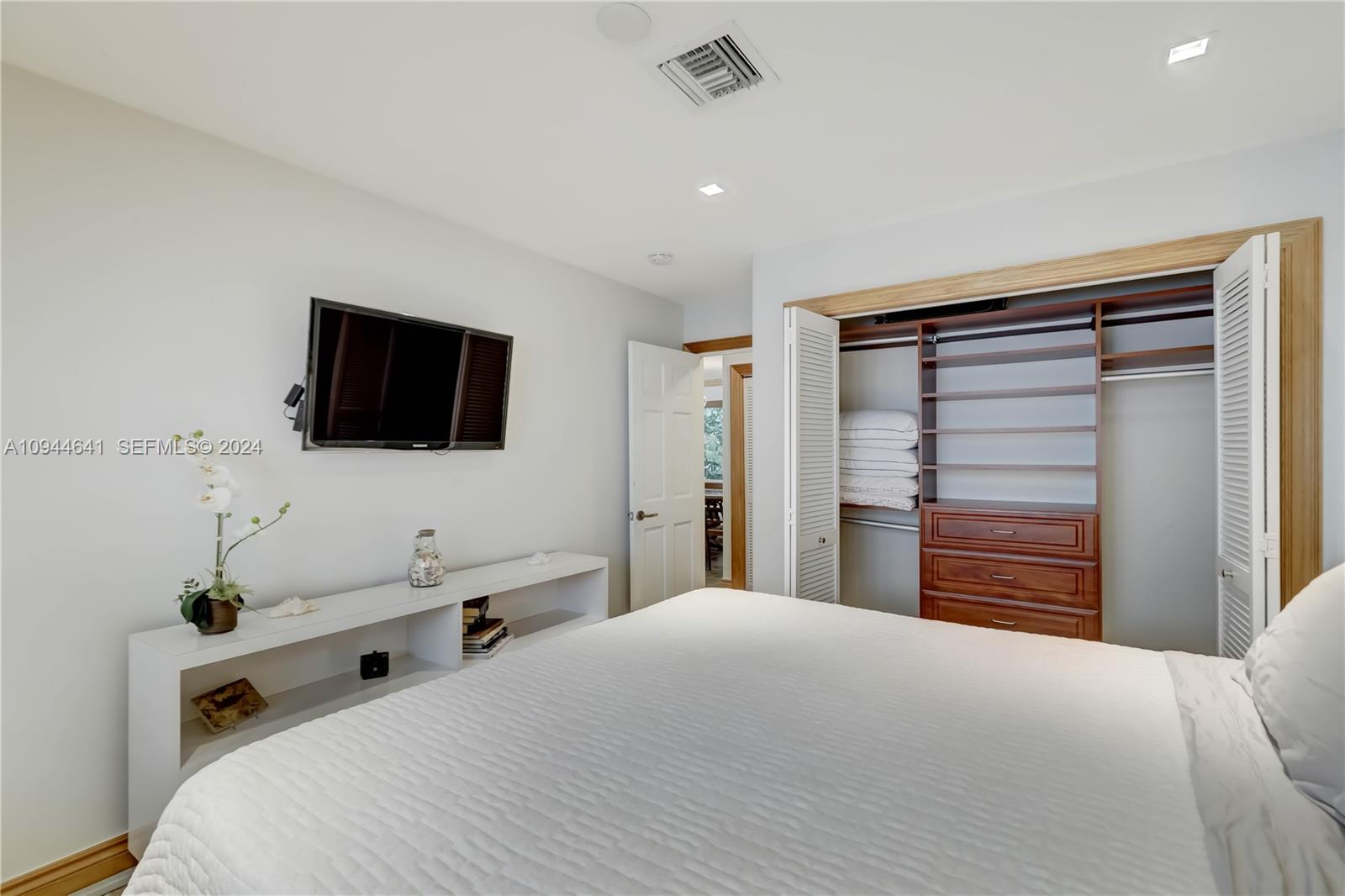 309 Oak Street Property Photo 44