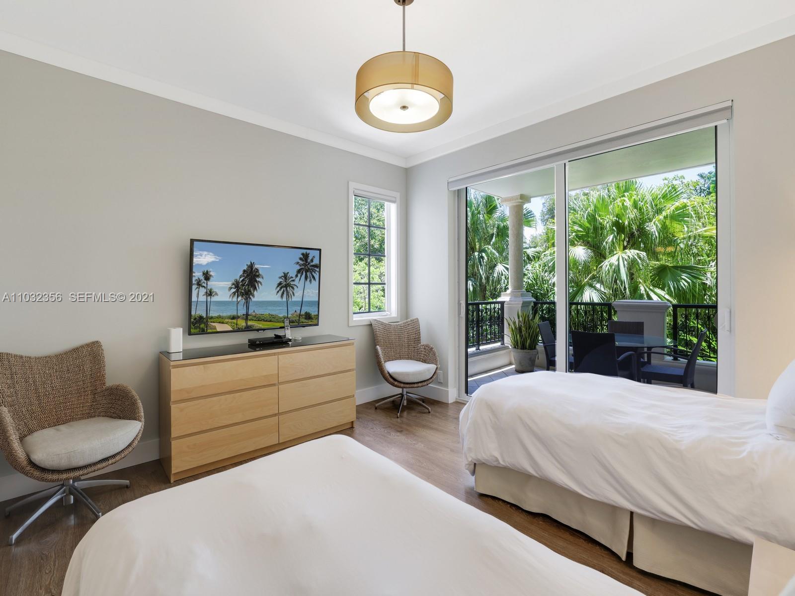 19126 Fisher Island Drive 19126 Property Photo 28