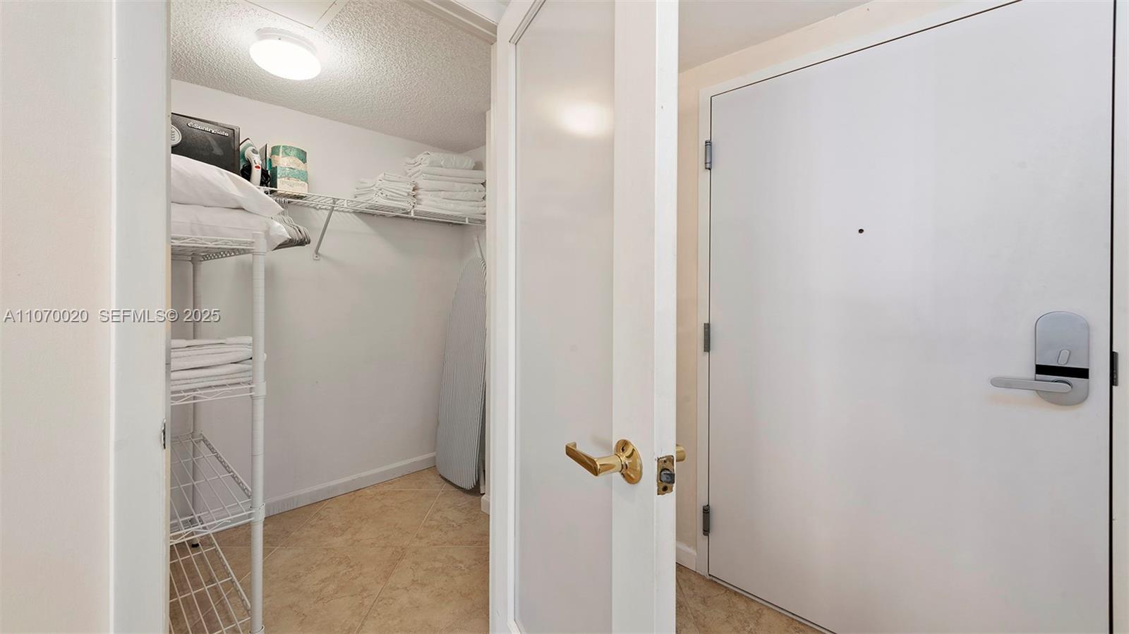2301 Collins Avenue 301 Property Photo 19