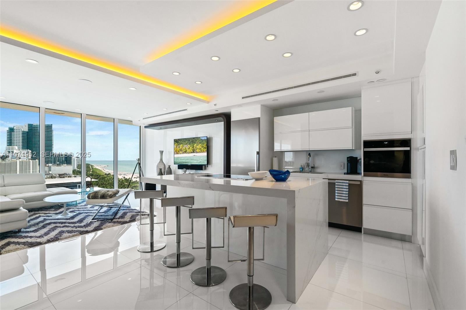 100 Lincoln Road Ph6 Property Photo 4