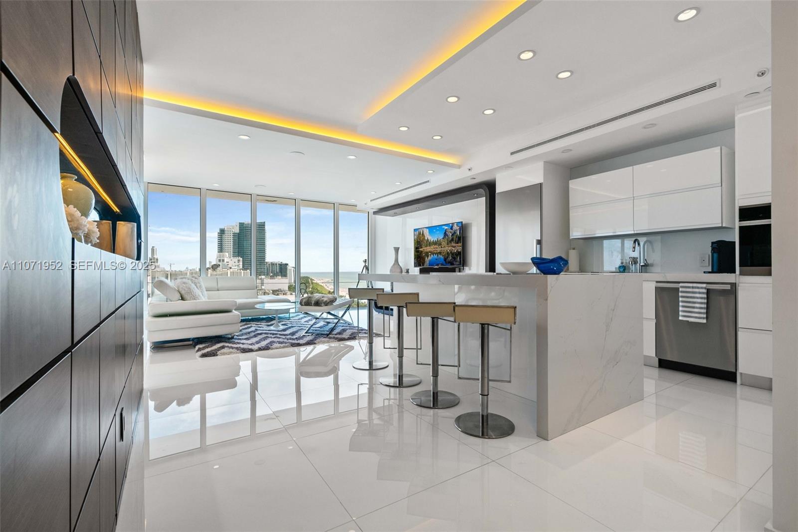100 Lincoln Road Ph6 Property Photo 7