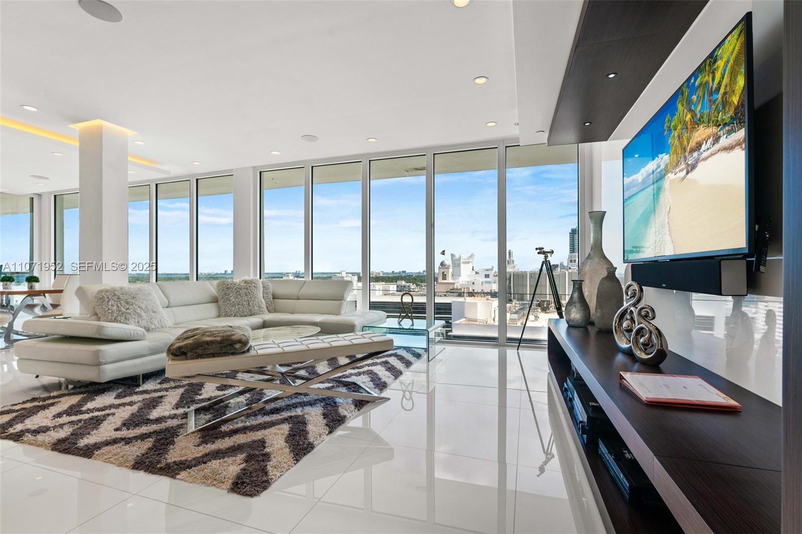 100 Lincoln Road Ph6 Property Photo 8