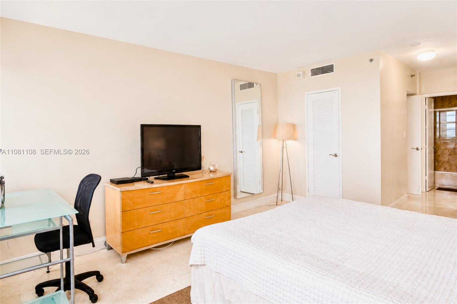 100 Lincoln Road 1121 Property Photo 15