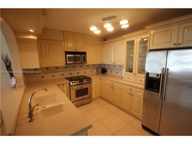 5151 Collins Avenue 1030 Property Photo 11