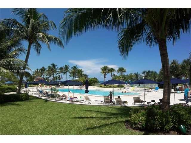 5151 Collins Avenue 1030 Property Photo 27