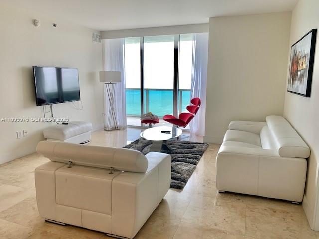 1830 S Ocean Drive 4904 Property Photo 8