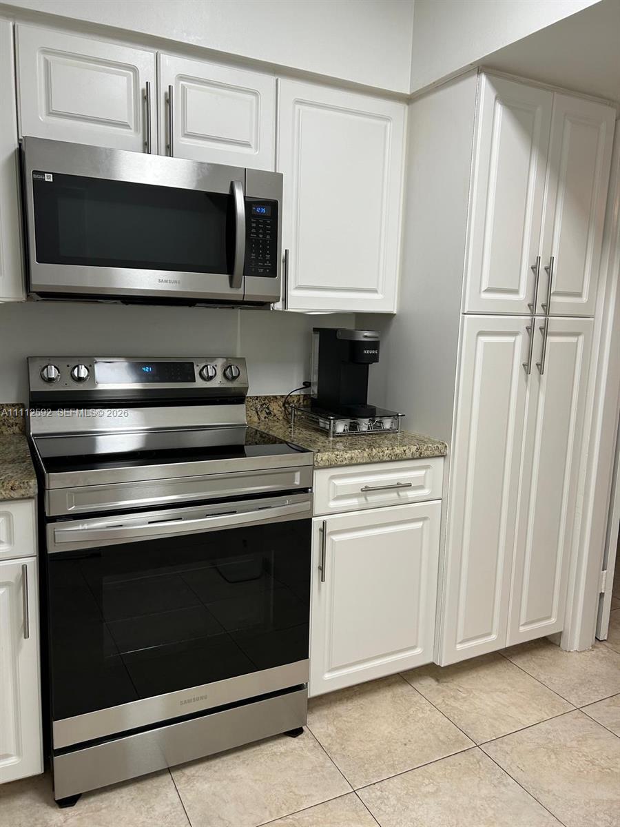 5161 Collins Avenue 210 Property Photo 11