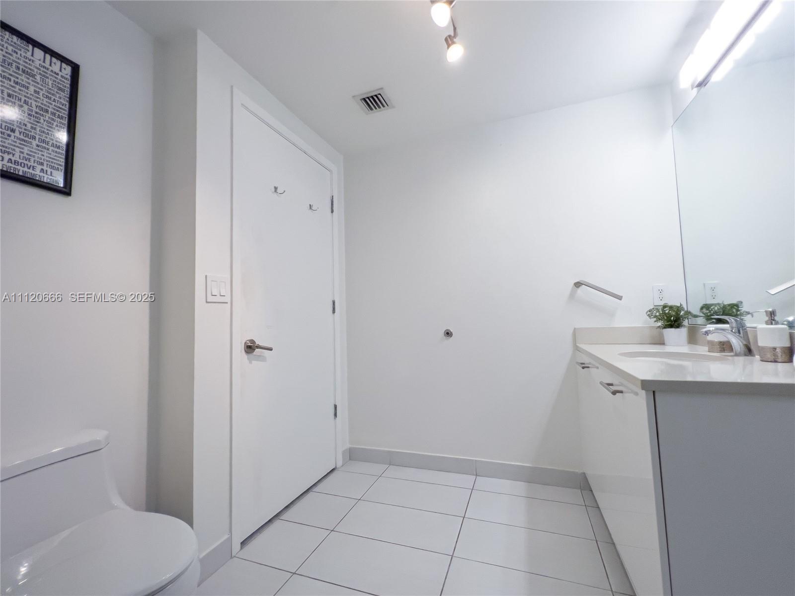 3250 Ne 1st Avenue 708 Property Photo 15