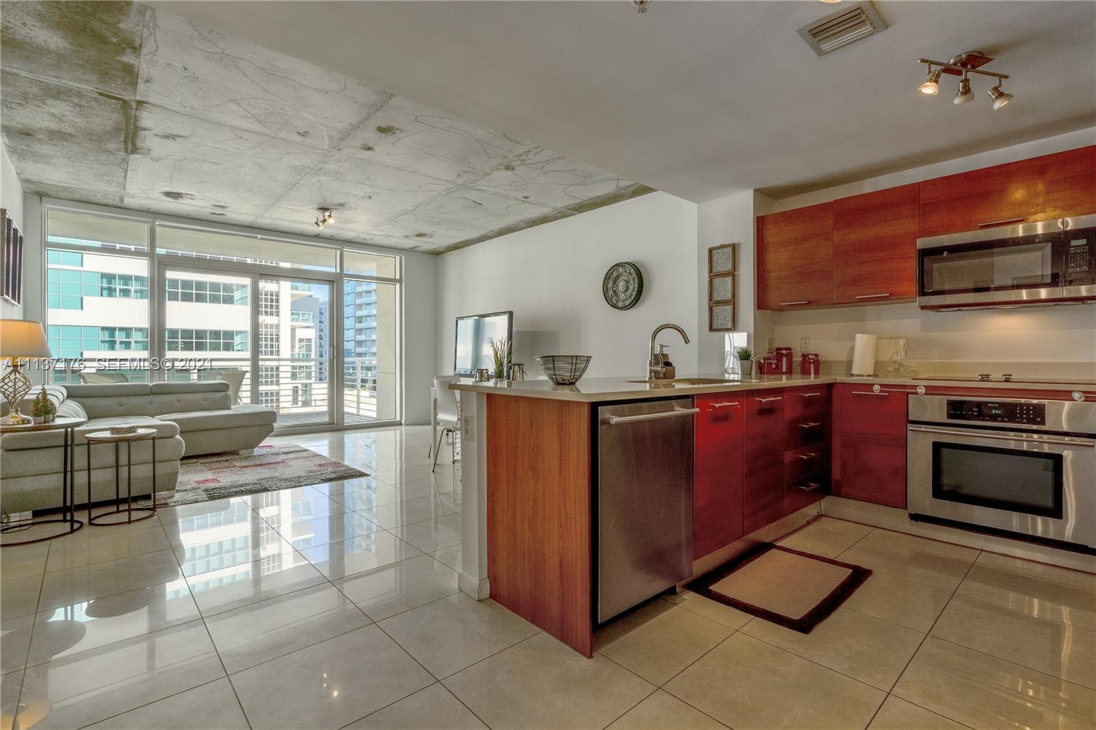 A11137176 Property Photo 3