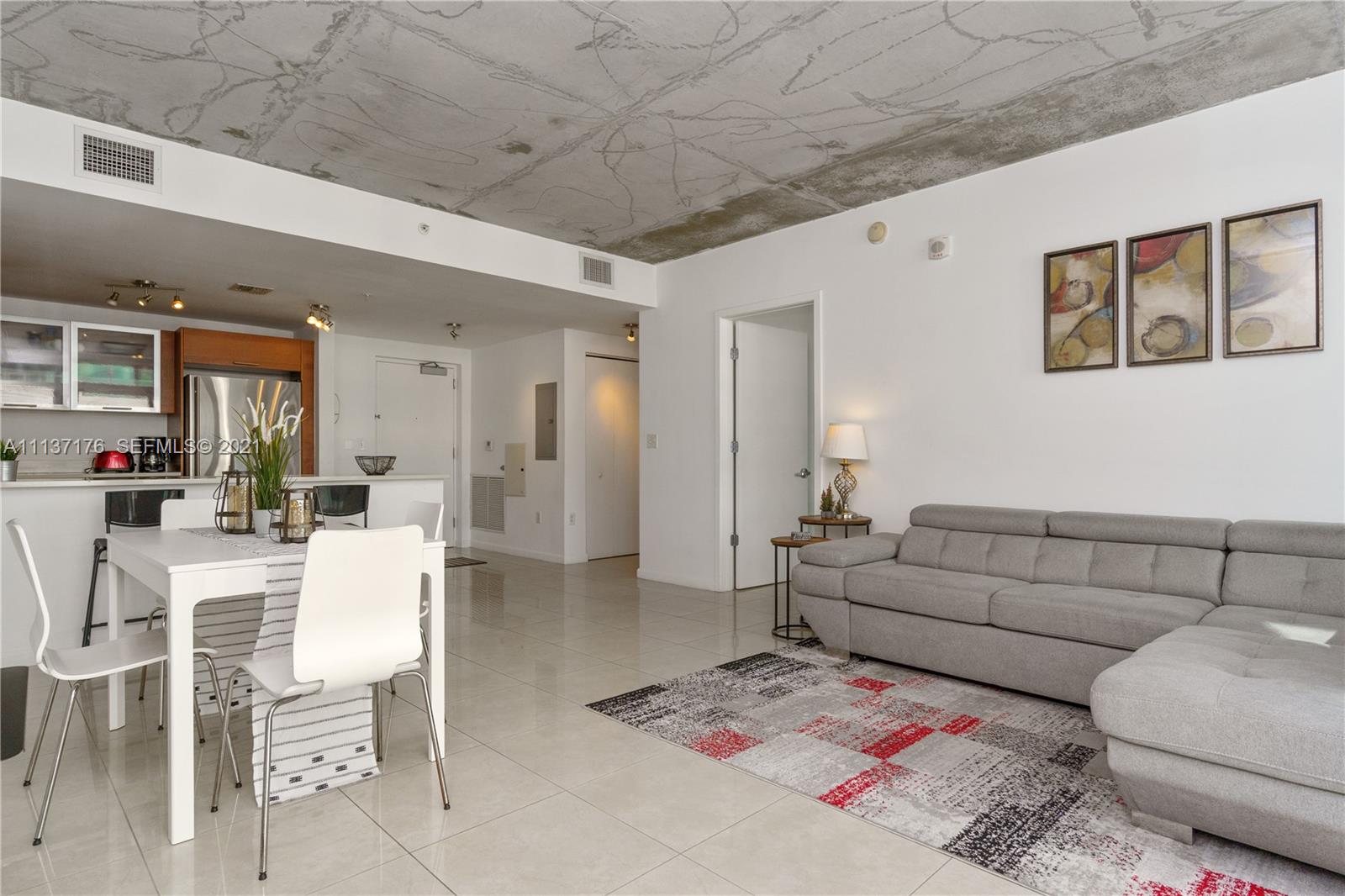 A11137176 Property Photo 9