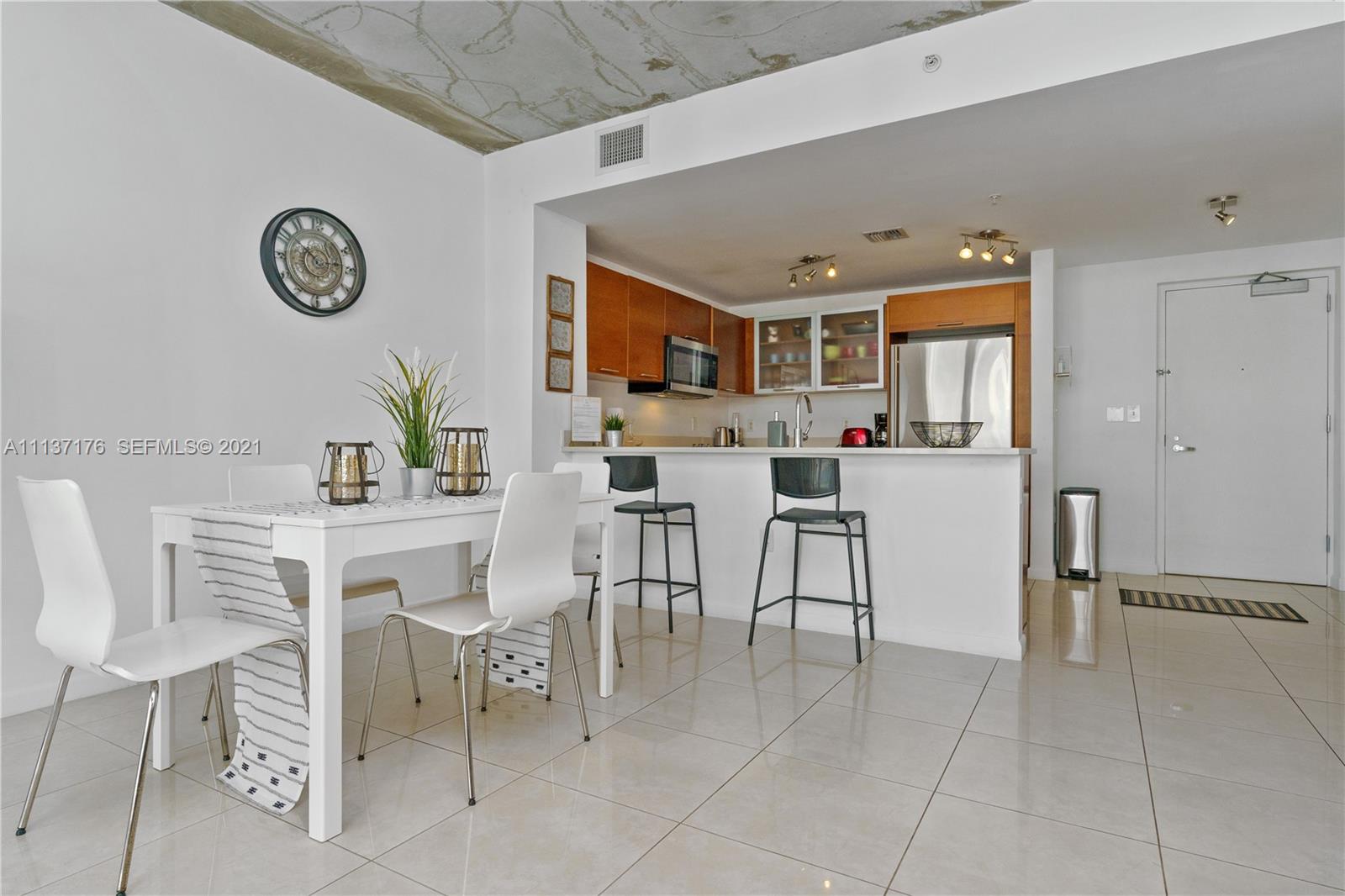 A11137176 Property Photo 10