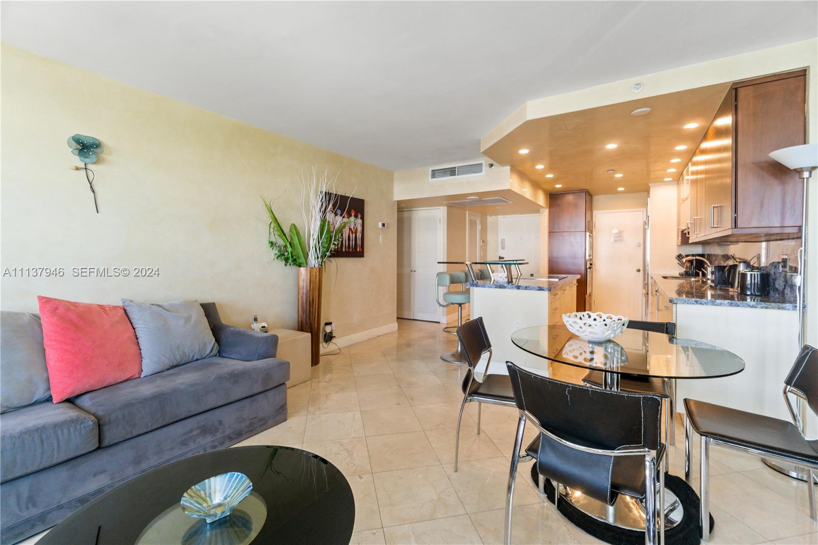 100 Lincoln Road 1533 Property Photo 2