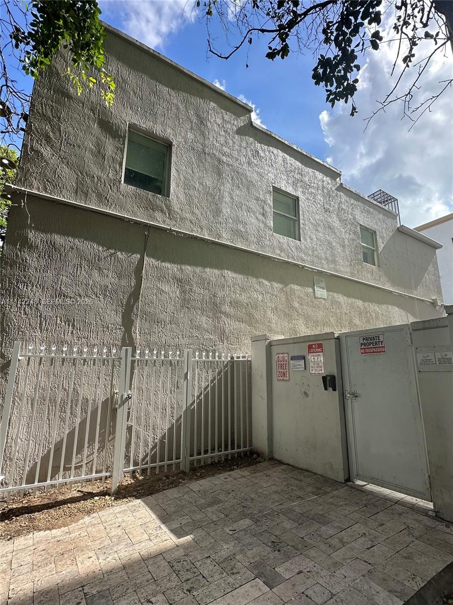 1525-27 Nw 3rd Avenue Property Photo 5