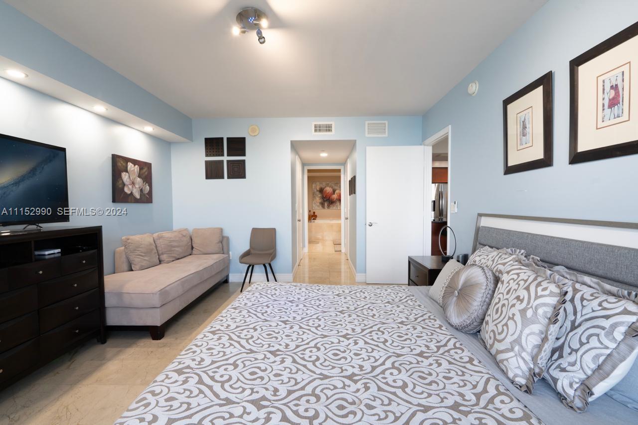 1830 Ocean Drive 4710 Property Photo 15