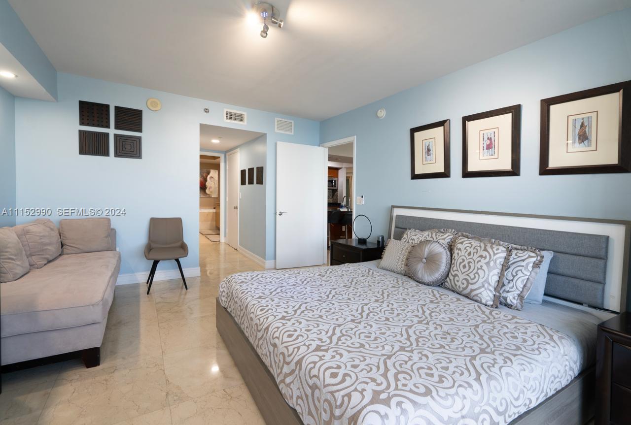 1830 Ocean Drive 4710 Property Photo 16