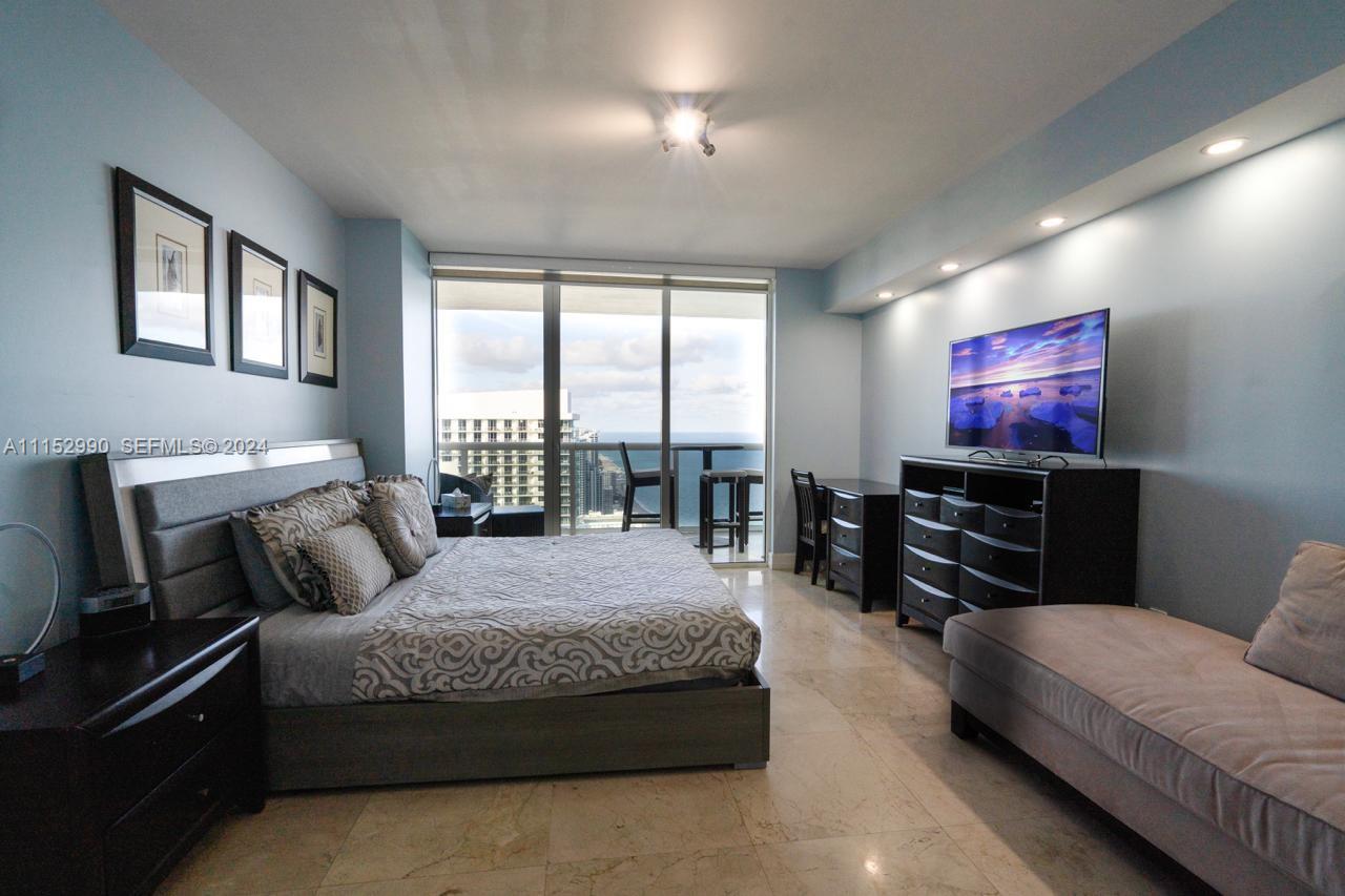 1830 Ocean Drive 4710 Property Photo 18