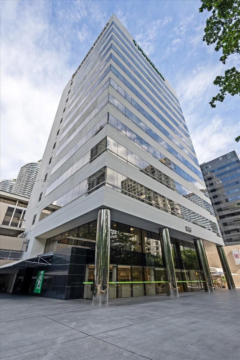 848 Brickell Avenue Property Photo 1