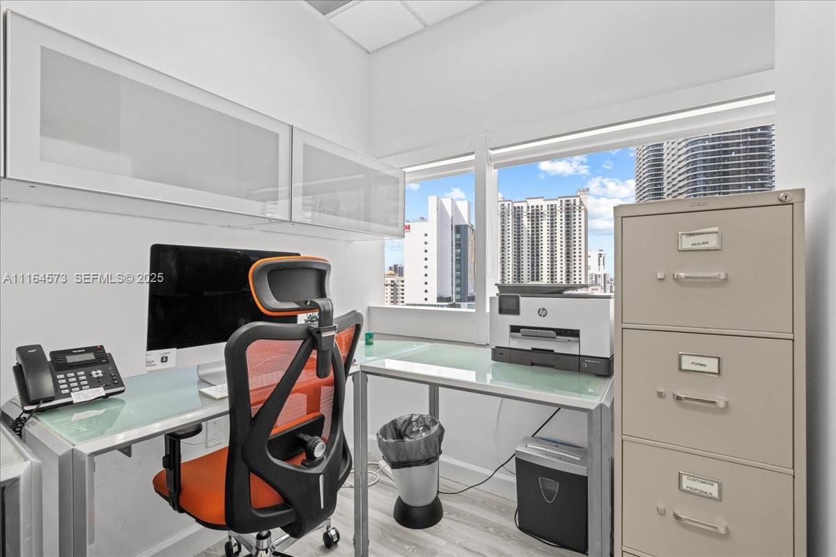 848 Brickell Avenue Property Photo 8