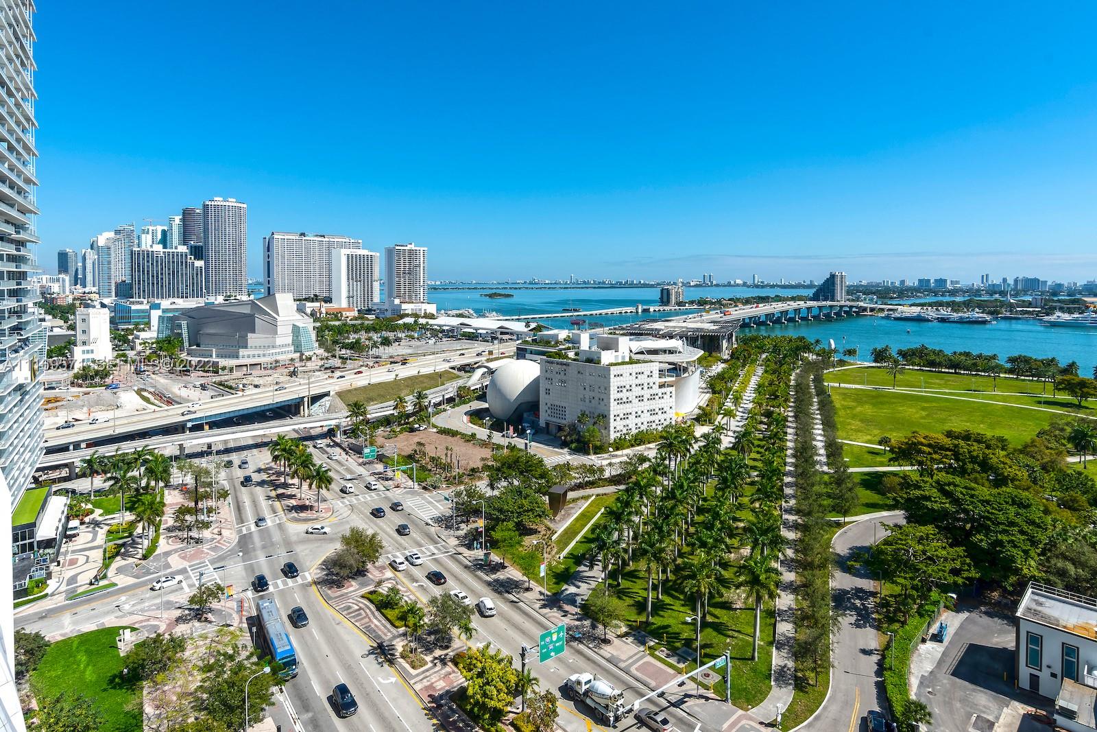 900 Biscayne Boulevard 2006 Property Photo 4