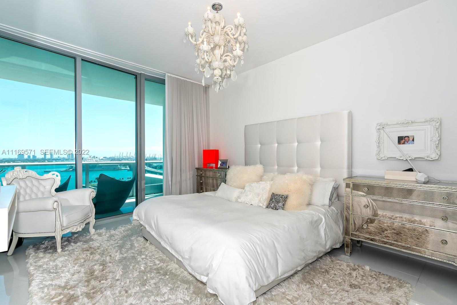900 Biscayne Boulevard 2006 Property Photo 18