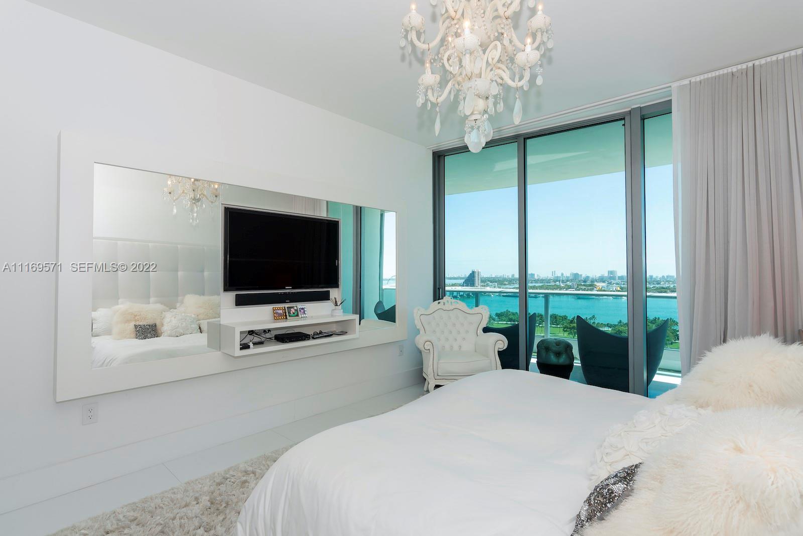 900 Biscayne Boulevard 2006 Property Photo 19