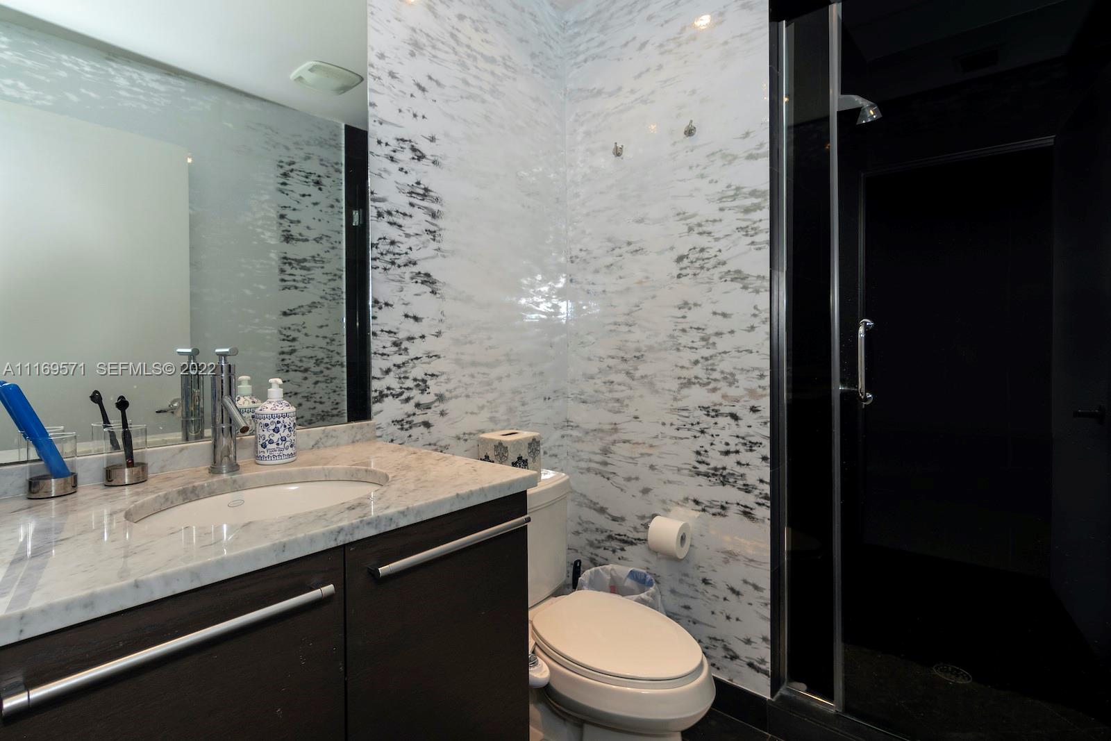 900 Biscayne Boulevard 2006 Property Photo 33