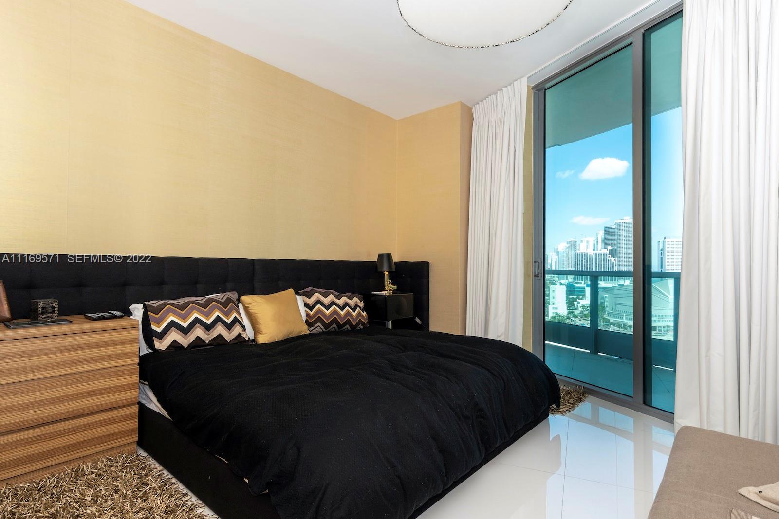 900 Biscayne Boulevard 2006 Property Photo 34
