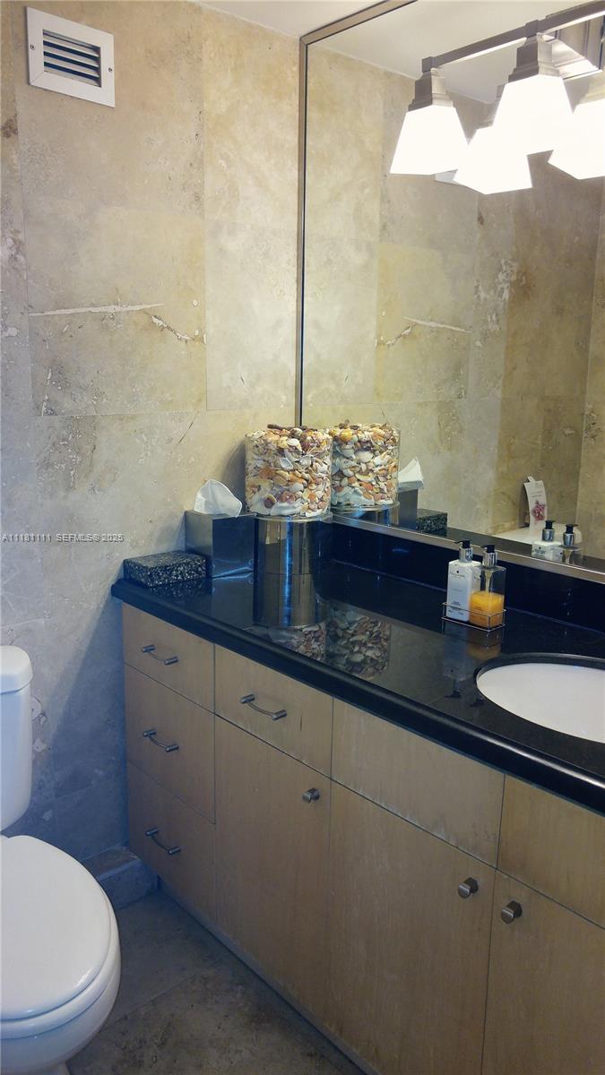 100 Lincoln Road 1642 Property Photo 17