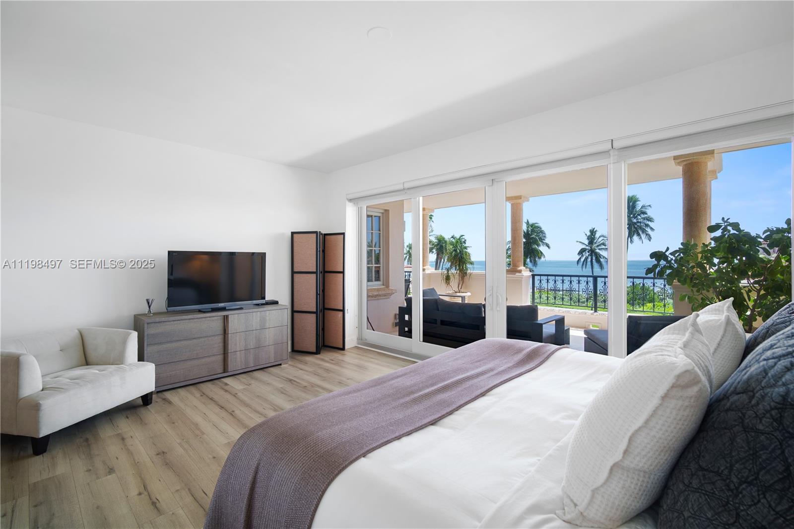 19234 Fisher Island Drive 19234 Property Photo 24
