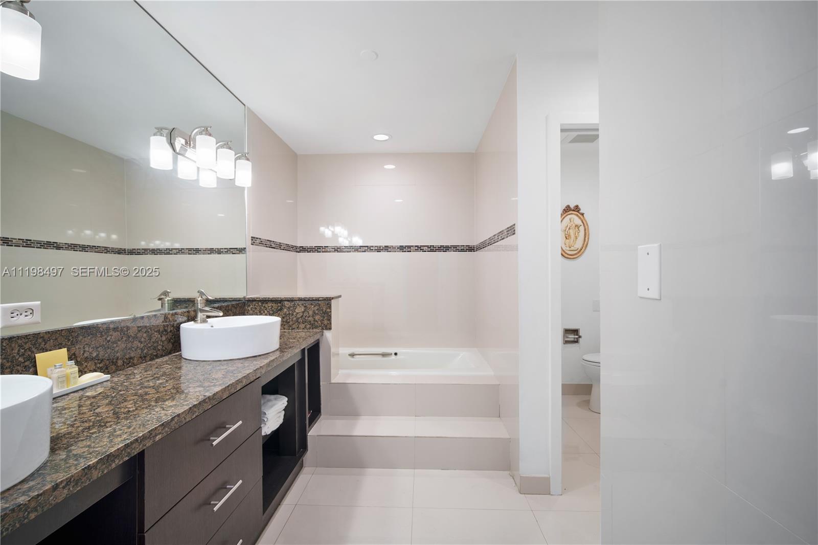 19234 Fisher Island Drive 19234 Property Photo 26