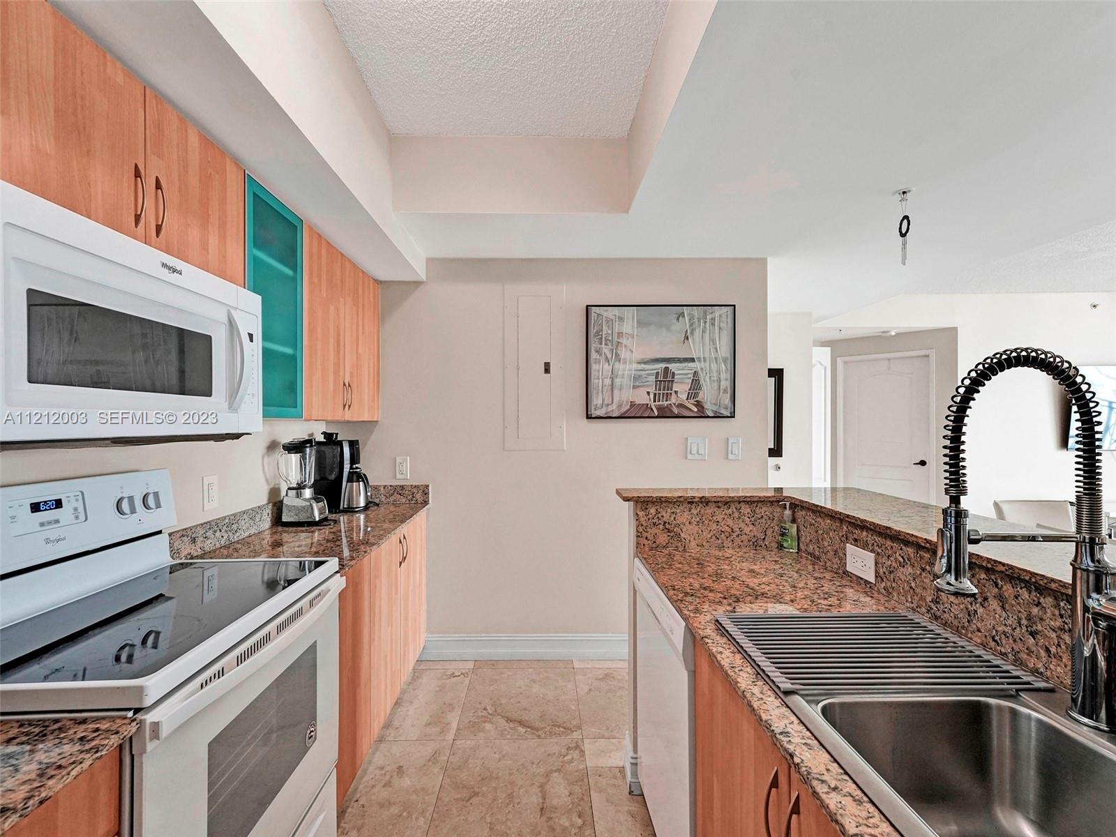 17555 Atlantic Boulevard 806 Property Photo 8