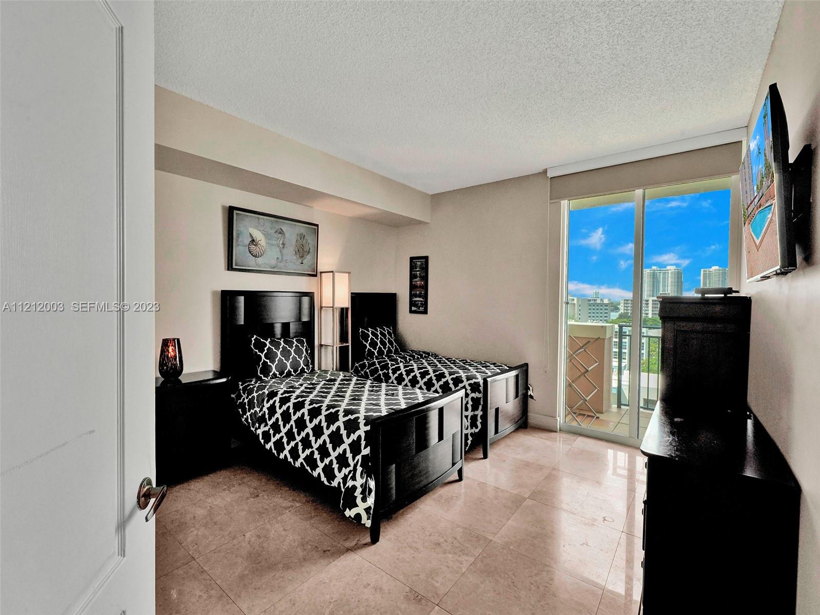 17555 Atlantic Boulevard 806 Property Photo 22
