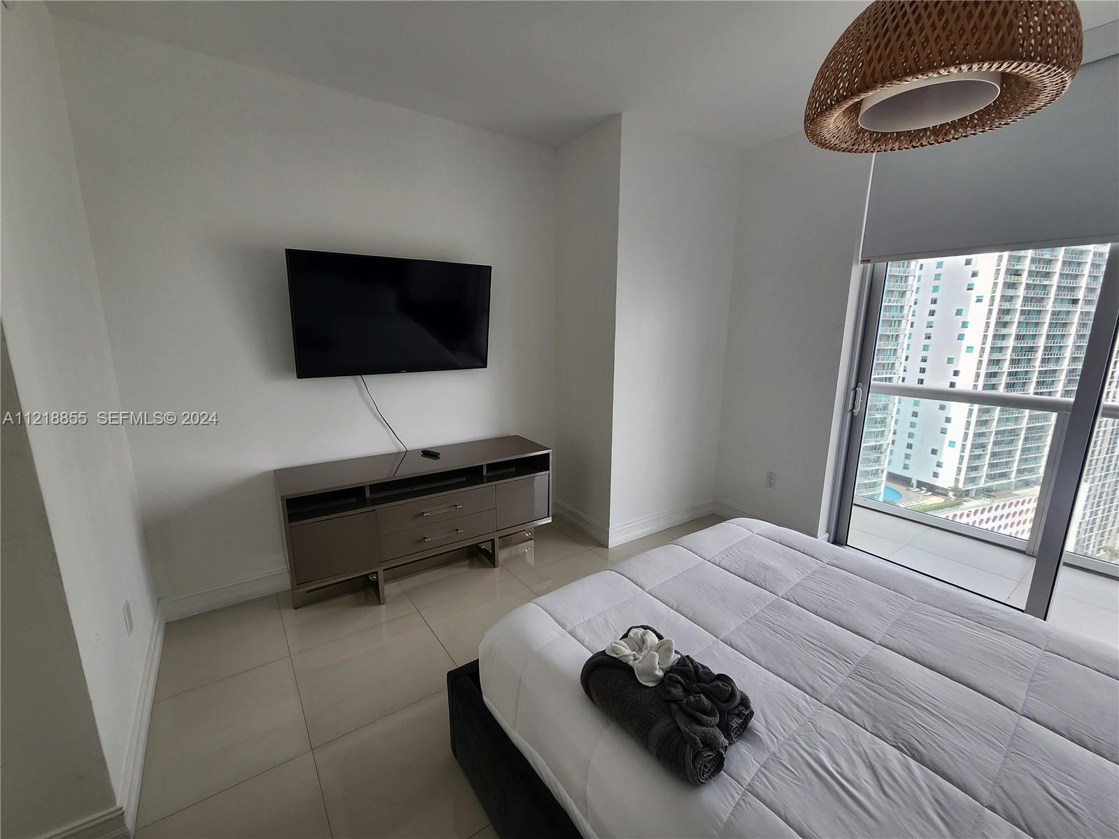 485 Brickell Avenue 2504 Property Photo 12