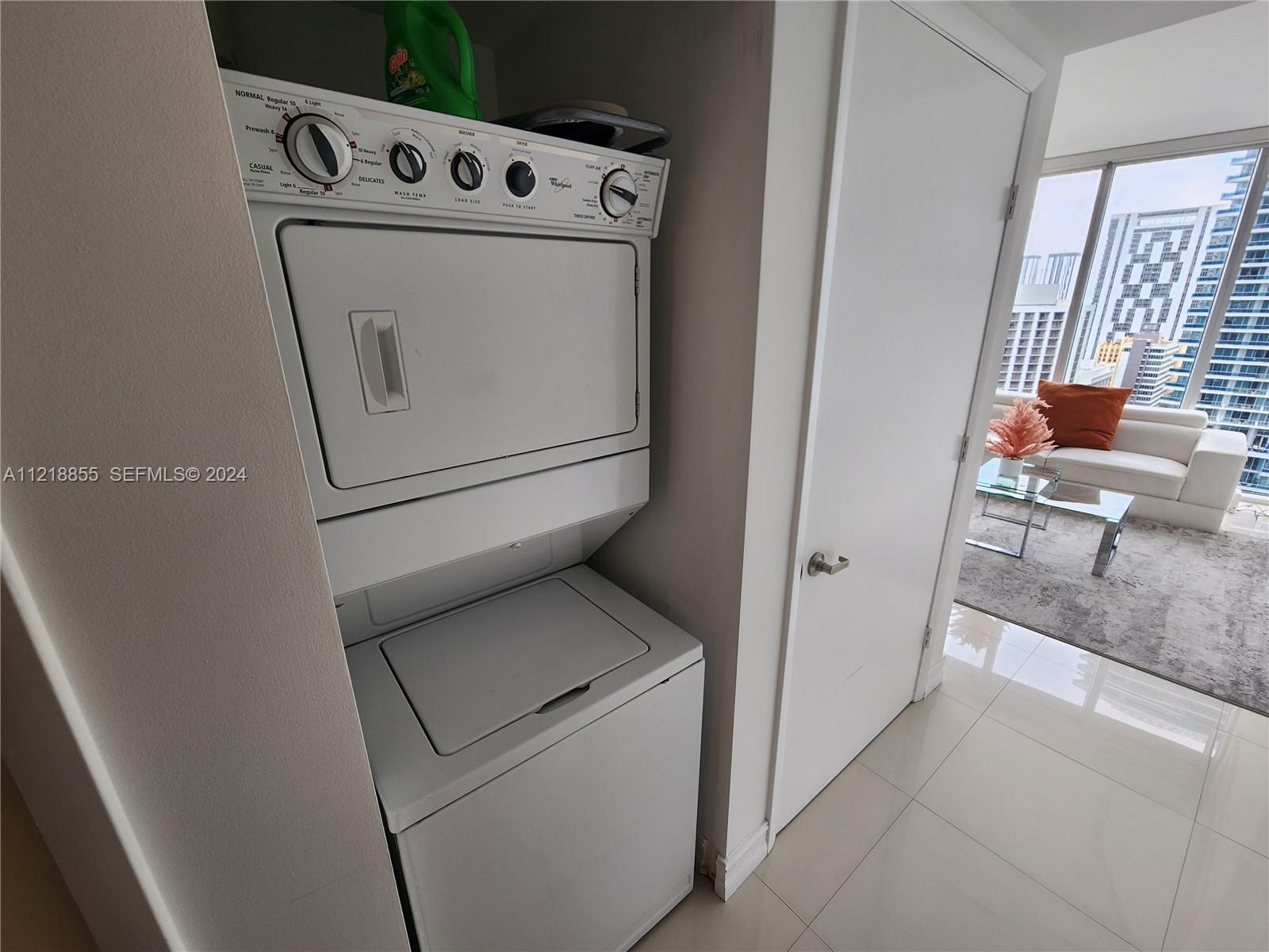 485 Brickell Avenue 2504 Property Photo 16