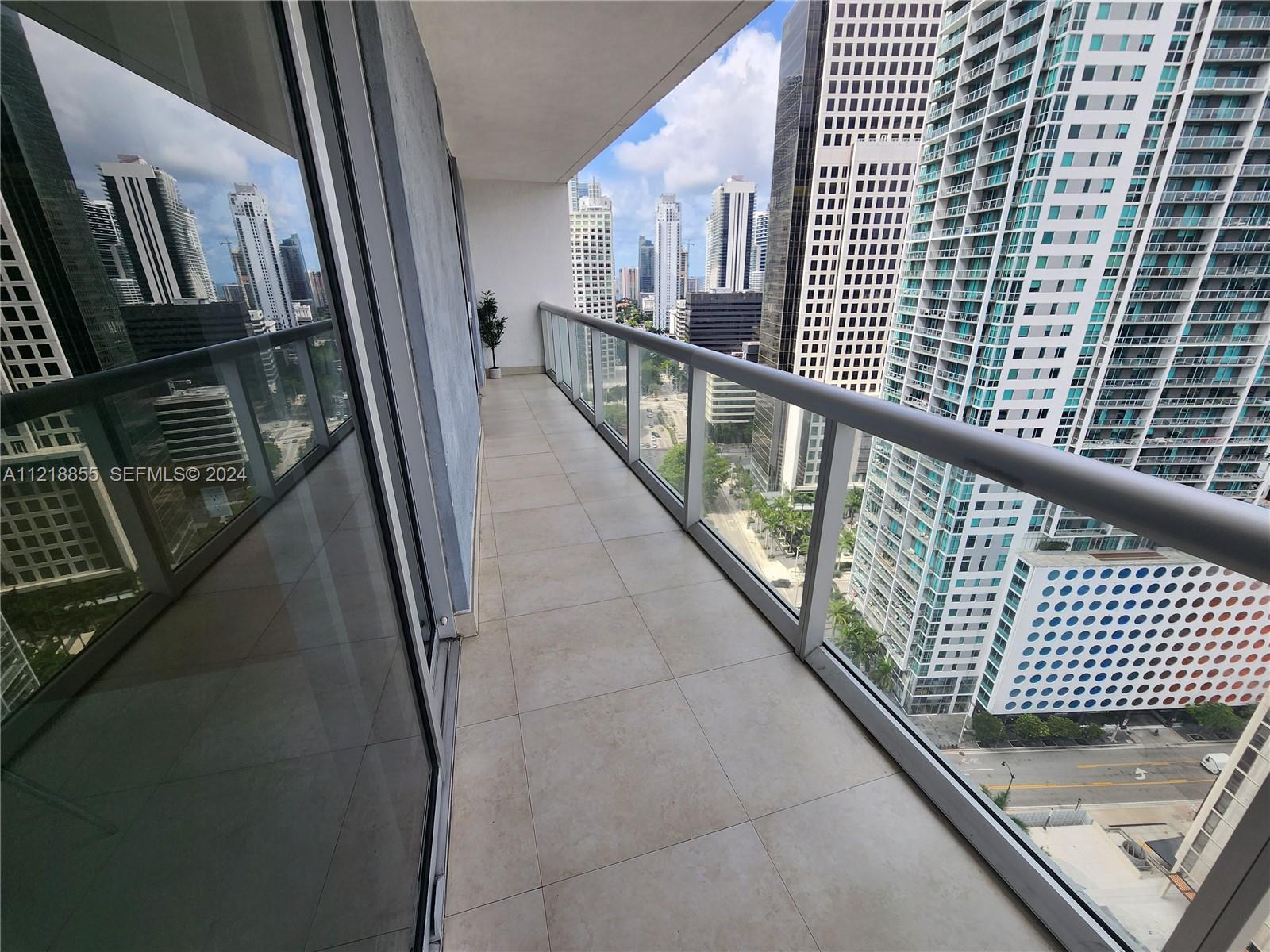 485 Brickell Avenue 2504 Property Photo 20