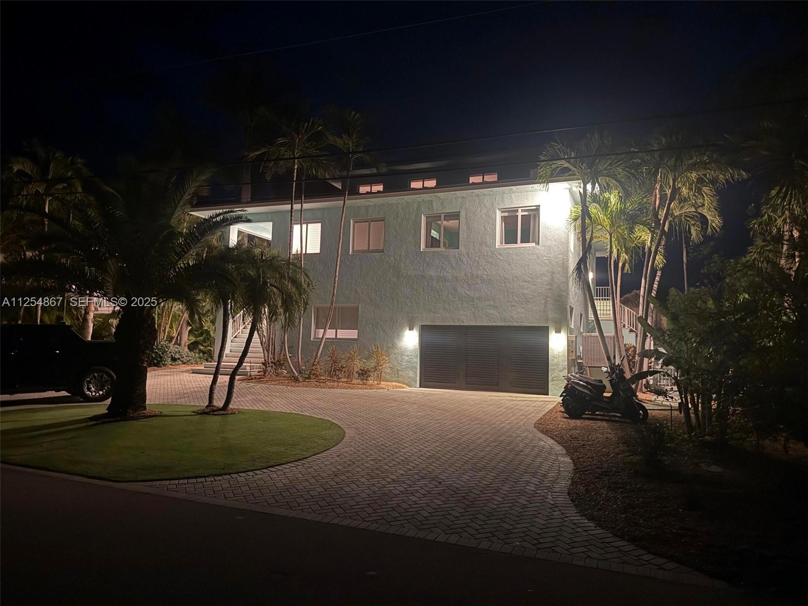 124 S Indies Property Photo 4