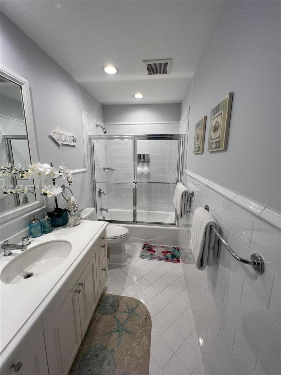124 S Indies Property Photo 12