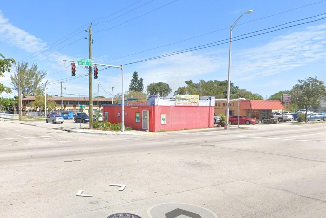 2467 Nw 62nd Street Property Photo 2