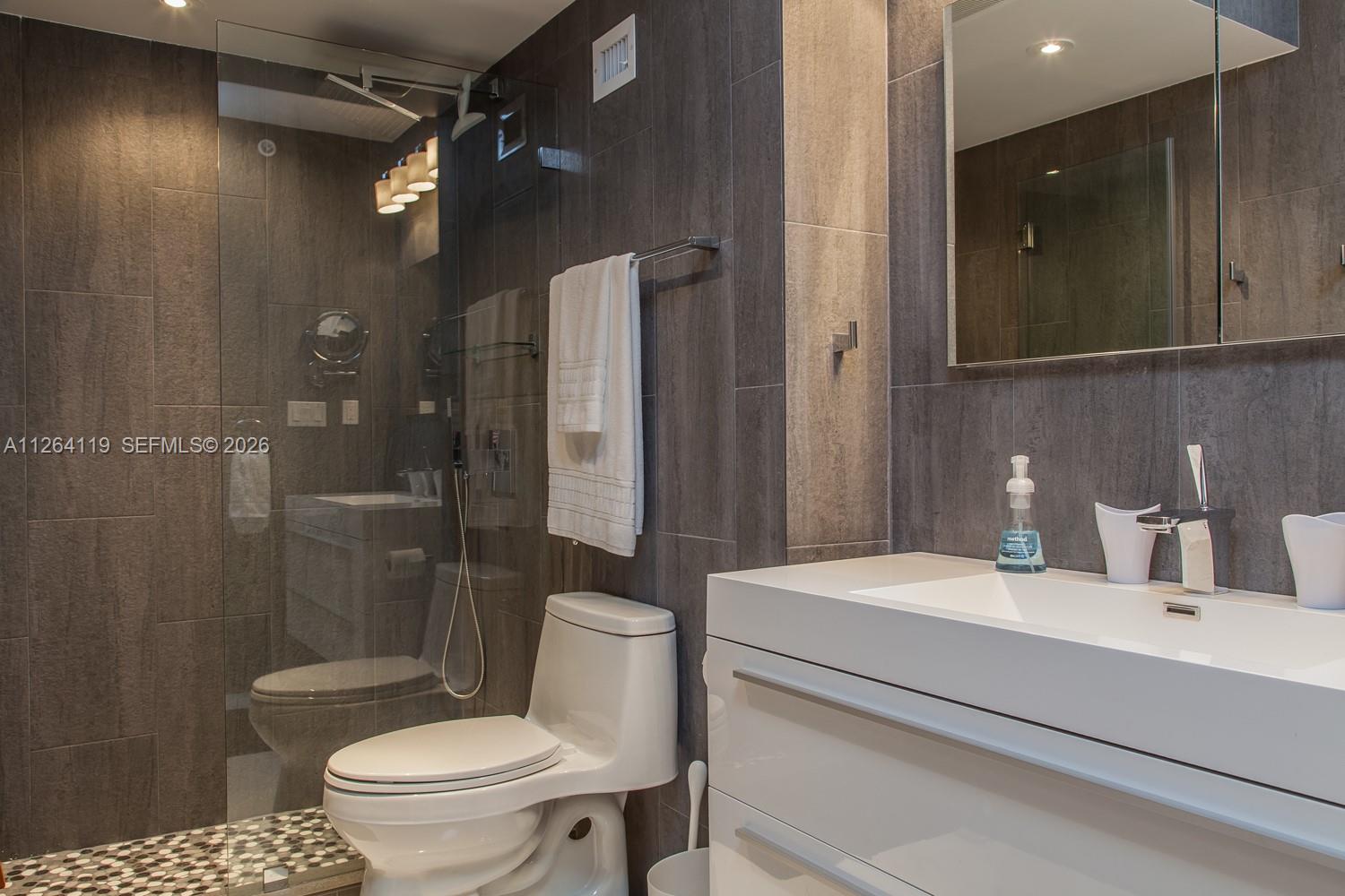 100 Lincoln Road 943 Property Photo 20